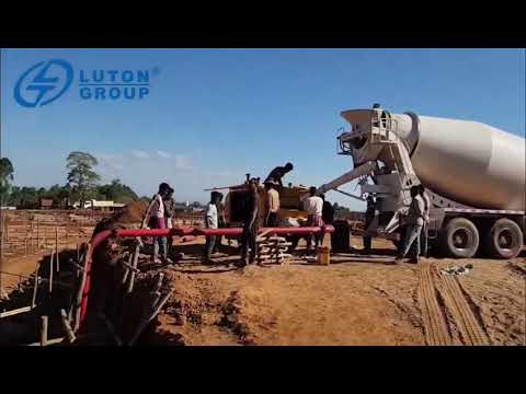 Luton concrte mixer truck work with concrete pump in UAE