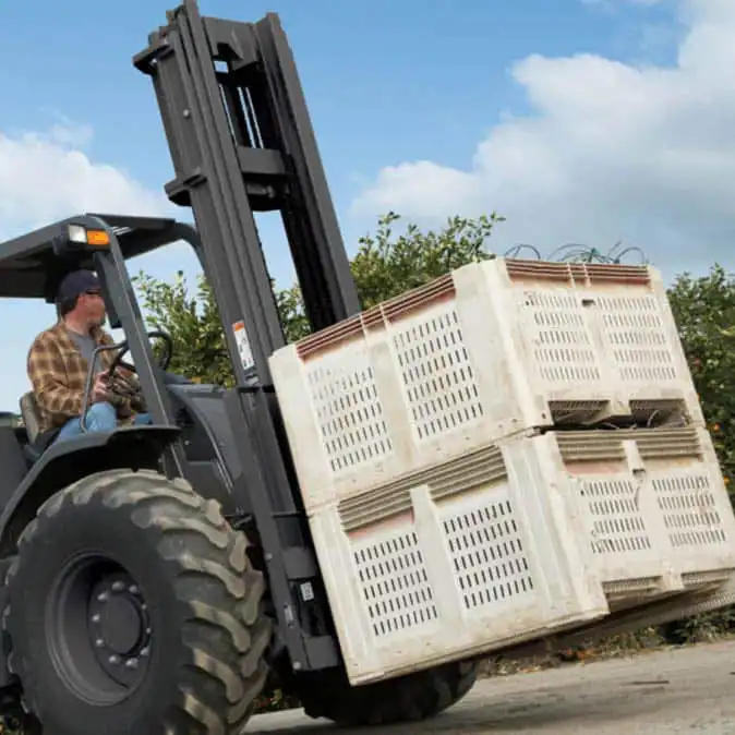 advantages-of-rough-terrain-forklift
