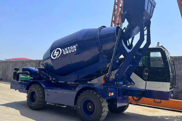 self loading mixer construction